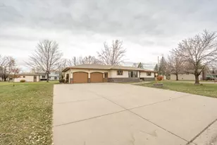 919 Church Street W, Belle Plaine, MN 56011 - Photo 34