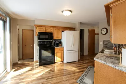 6 5th Avenue NE, Hutchinson, MN 55350 - Photo 12