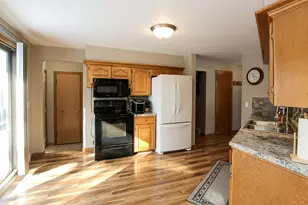 6 5th Ave NE, Hutchinson, MN 55350 - Photo 12