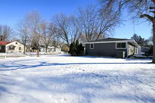 6 5th Ave NE, Hutchinson, MN 55350 - Photo 26