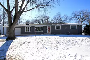 6 5th Ave NE, Hutchinson, MN 55350 - Photo 22