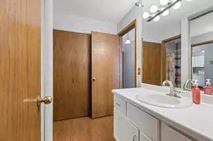 7631 Edinborough Way, Edina, MN 55435 - Photo 20