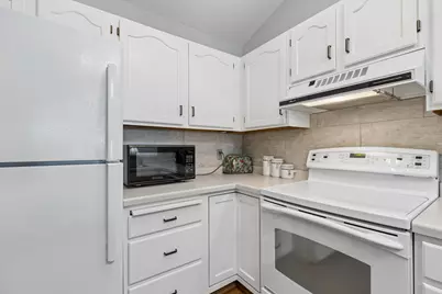 7631 Edinborough Way #5216, Edina, MN 55435 - Photo 10