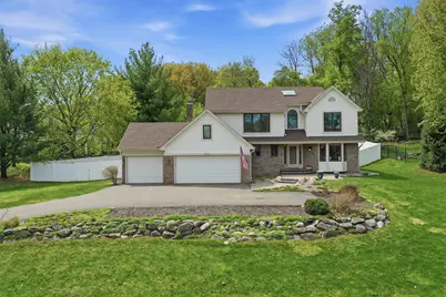 300 Trappers Pass, Chanhassen, MN 55317 - Photo 1
