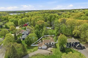 300 Trappers Pass, Chanhassen, MN 55317 - Photo 34