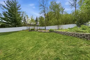 300 Trappers Pass, Chanhassen, MN 55317 - Photo 28