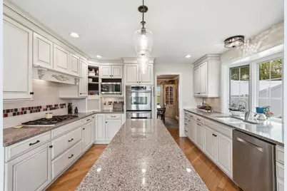 300 Trappers Pass, Chanhassen, MN 55317 - Photo 8
