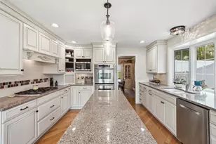 300 Trappers Pass, Chanhassen, MN 55317 - Photo 8