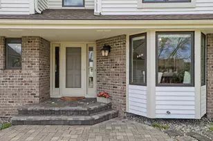 300 Trappers Pass, Chanhassen, MN 55317 - Photo 4