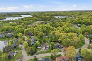 300 Trappers Pass, Chanhassen, MN 55317 - Photo 36