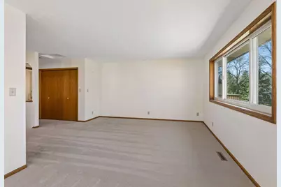 3277 Greenbrier Street, Vadnais Heights, MN 55127 - Photo 8