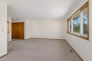 3277 Greenbrier St, Vadnais Heights, MN 55127 - Photo 8