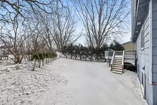 533 Innsbruck Dr, Chaska, MN 55318 - Photo 32