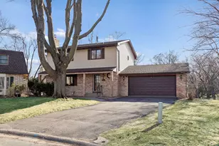 1912 Serendipity Ct, New Brighton, MN 55112 - Photo 2