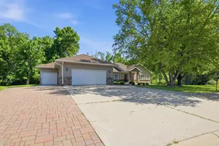 304 Lynsee Ln, Montevideo, MN 56265 - Photo 4