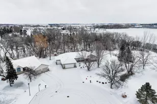 304 Lynsee Ln, Montevideo, MN 56265 - Photo 4