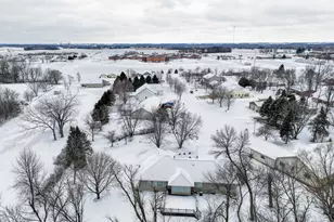 304 Lynsee Ln, Montevideo, MN 56265 - Photo 6