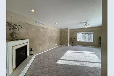 304 Lynsee Lane, Montevideo, MN 56265 - Photo 8