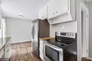 1084 Edgewater Ave, Shoreview, MN 55126 - Photo 12