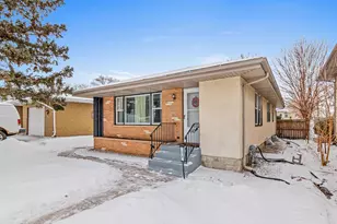 60 Hawthorne Ave W, Saint Paul, MN 55117 - Photo 1