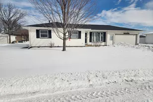 311 Smith Dr, Redwood Falls, MN 56283 - Photo 1