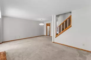 192 Bridlewood Dr, Saint Paul, MN 55119 - Photo 4