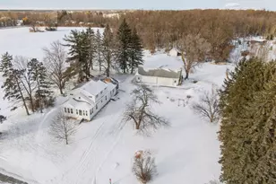 6276 Drake Dr, Independence, MN 55359 - Photo 2