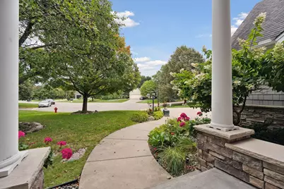 2717 Edgewater Bay, Woodbury, MN 55125 - Photo 6