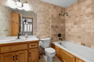 6600 Founders Pkwy, Brooklyn Park, MN 55445 - Photo 18