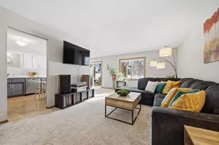 4340 Buckingham Ct, Vadnais Heights, MN 55127 - Photo 2