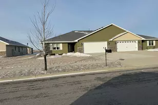 669 Waraju Ave, New Ulm, MN 56073 - Photo 2