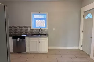 468 Bellows St, Saint Paul, MN 55107 - Photo 4