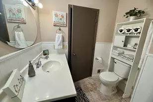 2002 Arkwright St, Maplewood, MN 55117 - Photo 10