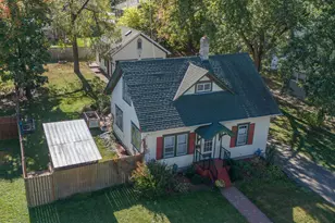 625 7th St W, Hastings, MN 55033 - Photo 2