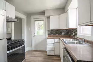 938 Cypress St, Saint Paul, MN 55106 - Photo 4