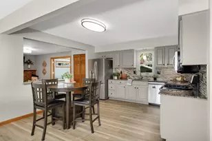8556 Irwin Rd, Bloomington, MN 55437 - Photo 10