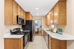 10833 Toledo Ave S, Bloomington, MN 55437 - Photo 8