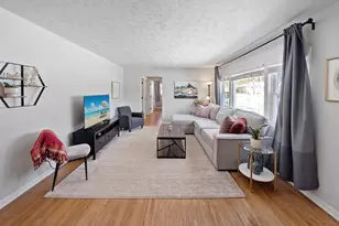 3611 Hampshire Ave N, Crystal, MN 55427 - Photo 2