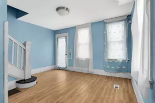 1025 McLean Ave, Saint Paul, MN 55106 - Photo 2