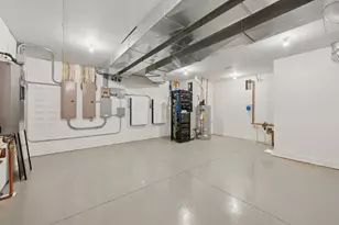 2505 E Lake Of The Isles Pkwy, Minneapolis, MN 55405 - Photo 66