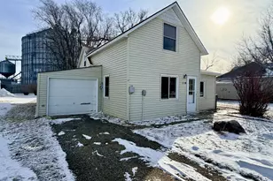 114 S Thompson Ave, Rushmore, MN 56168 - Photo 2