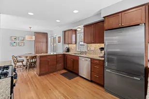 7700 W 13 1/2 St, Saint Louis Park, MN 55426 - Photo 12