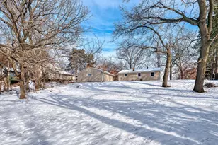 4213 Oakcrest Dr, Vadnais Heights, MN 55127 - Photo 10