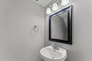 2040 Shenandoah Ct, Plymouth, MN 55447 - Photo 10