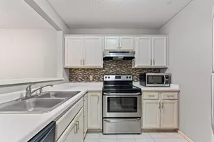 2040 Shenandoah Ct, Plymouth, MN 55447 - Photo 6