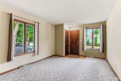 2291 Rockwood Avenue, Saint Paul, MN 55116 - Photo 4