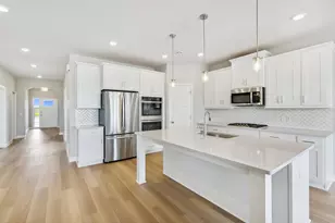 1813 Arrowhead St, Shakopee, MN 55379 - Photo 2