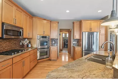 21115 Ridgewood Trail, Lakeville, MN 55044 - Photo 14