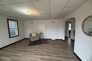 713 Pershing Blvd, Worthington, MN 56187 - Photo 2