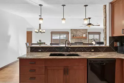 7067 Robinwood Trail, Woodbury, MN 55125 - Photo 14